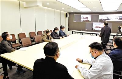 蘭大校長(zhǎng)嚴(yán)純?nèi)A等視頻連線蘭大一院、二院支援湖北醫(yī)療隊(duì)員