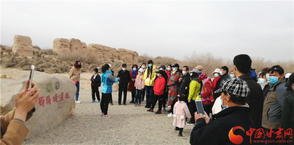 “引客入瓜”開門紅！瓜州迎來景區(qū)復(fù)工后首個(gè)旅行團(tuán)