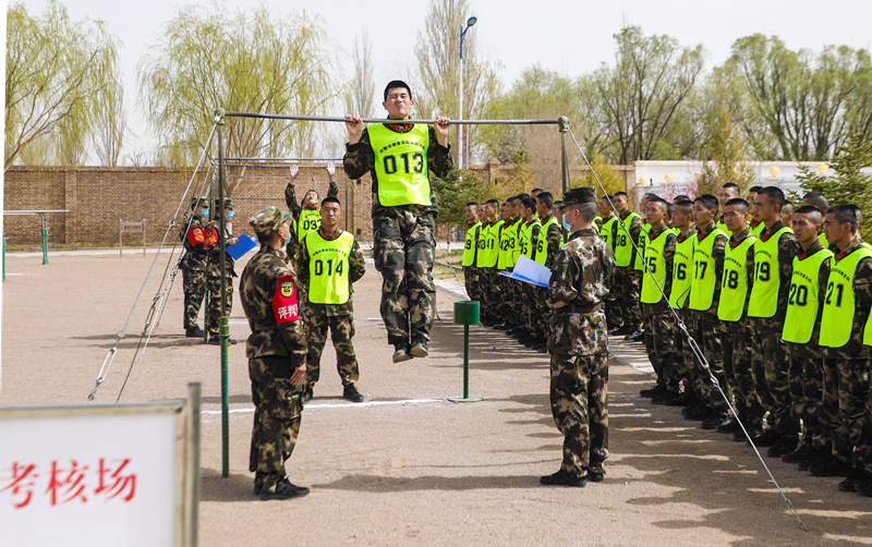 考核全程公開透明！武警甘肅總隊執(zhí)勤支隊組織2020年士官培訓對象選拔工作