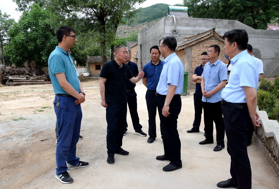 王銳深入麥積區(qū)、甘谷縣掛牌督戰(zhàn)村調(diào)研指導(dǎo)脫貧攻堅(jiān)工作