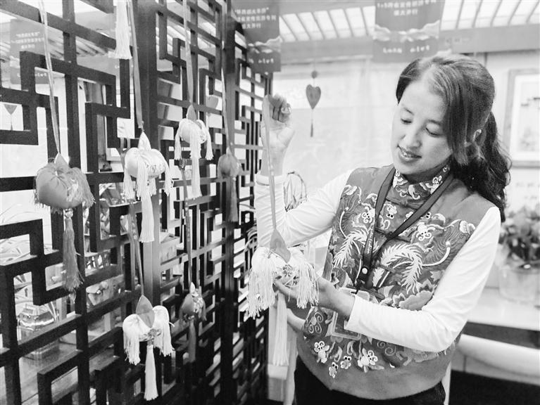 “環(huán)西部火車(chē)游”專列“走訪”五省市區(qū) 開(kāi)啟7天6夜跨省文旅宣傳交流活動(dòng)