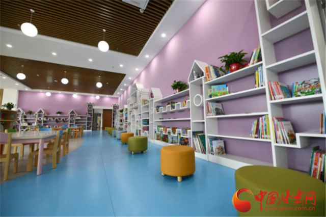 蘭州新區(qū)圖書館投入試運(yùn)行 填補(bǔ)區(qū)域空白推進(jìn)全民閱讀
