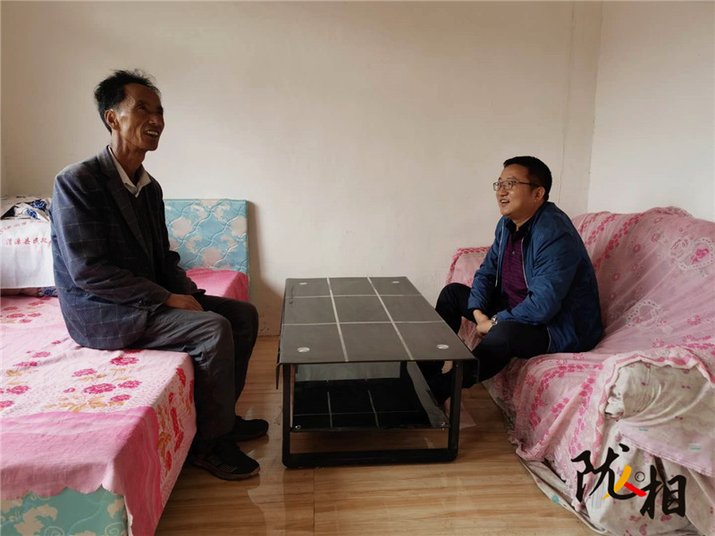 【隴人相】以扶貧為己任 把村民當(dāng)親人——記元古堆村黨支部第一書記、駐村幫扶工作隊(duì)隊(duì)長(zhǎng)陳元兵