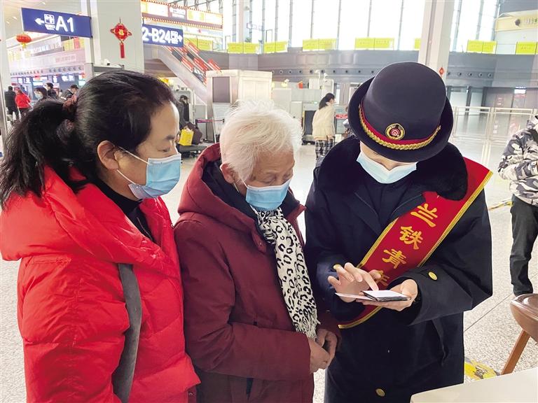 【新春走基層】春運(yùn)今日拉開大幕 蘭州局集團(tuán)加開臨時旅客列車16對