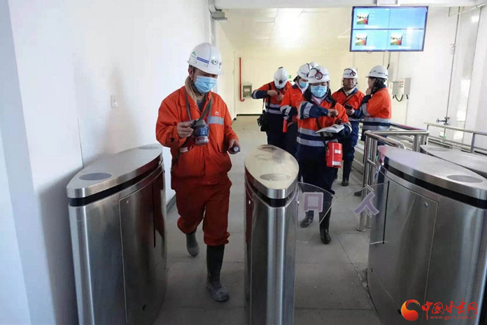 【新春走基層】春節(jié)，他們依然堅守在600米礦井下