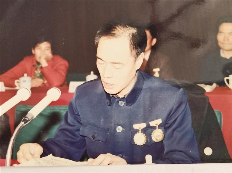 尋訪百名先鋒黨員  他用13年的時(shí)間完成28年的工作量——記“刀具大王”、全國勞模、蘭州通用機(jī)器廠工人技師蘆聚才