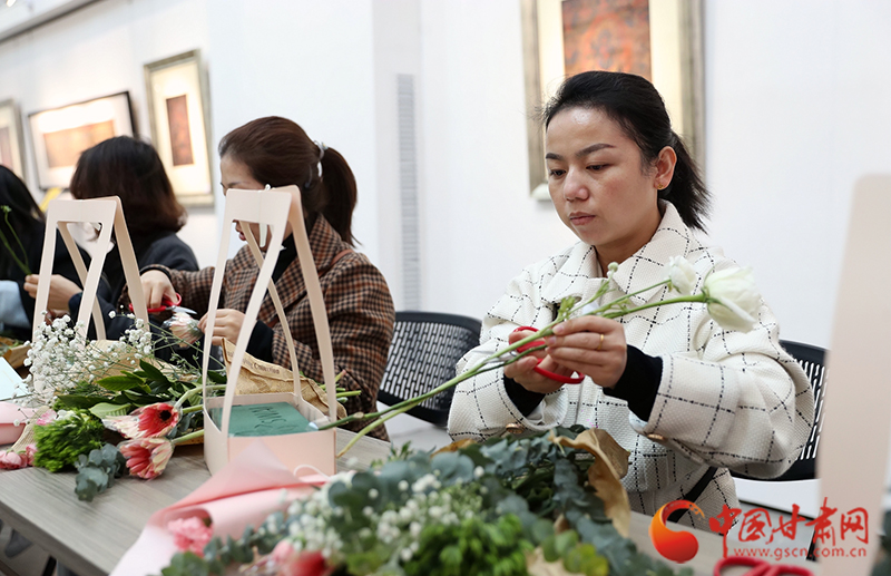 甘肅省人社廳開展慶祝國際勞動婦女節(jié) “人社巾幗獻智慧、助力創(chuàng)業(yè)穩(wěn)就業(yè)” 主題系列活動