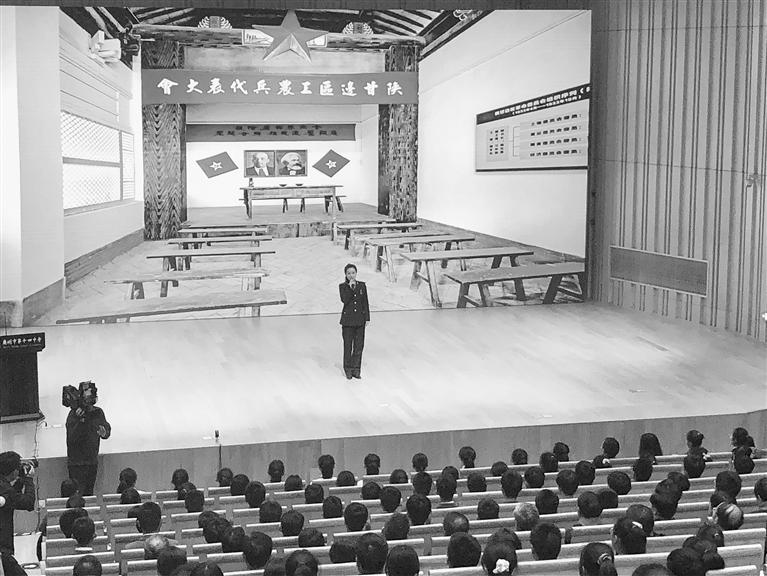 蘭州市開展“學(xué)黨史、頌黨恩、跟黨走”紅色文化進(jìn)校園活動(dòng)