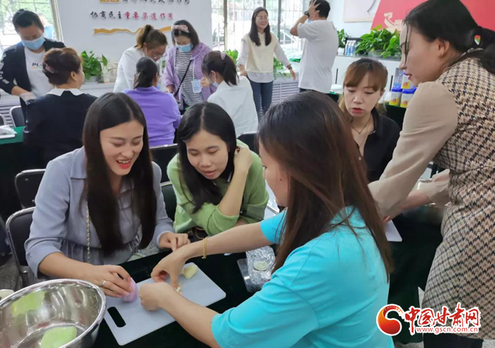 解鎖新技能！蘭州七里河區(qū)秋天的第一份手工月餅來了