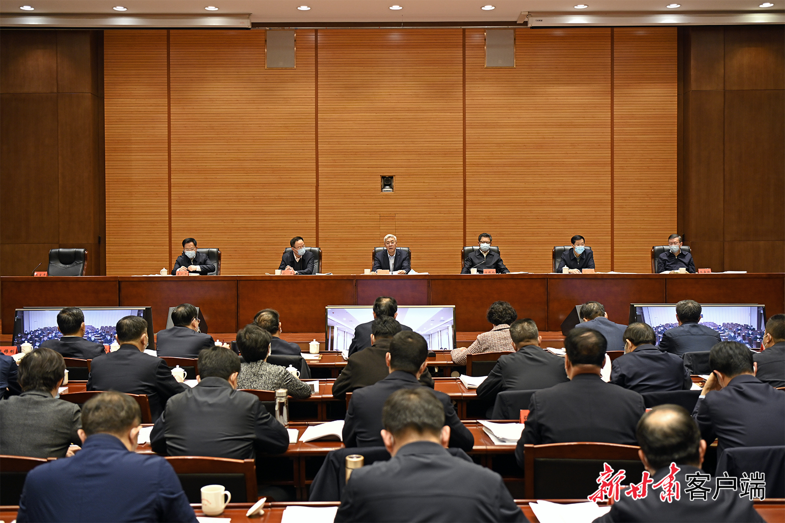 尹弘在省委農村工作領導小組會議上強調：以深厚為民情懷鞏固拓展脫貧攻堅成果，用高度負責精神扎實做好備考迎評工作