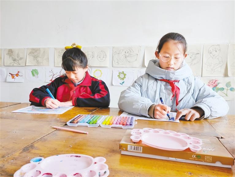 甘肅這兩名小朋友，被太空中亞平老師點(diǎn)了名