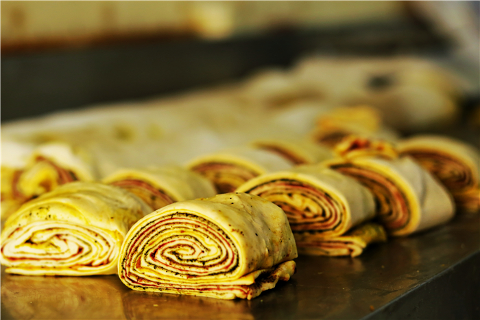 甘肅：迎春節(jié)備年貨 線(xiàn)上線(xiàn)下購(gòu)銷(xiāo)忙