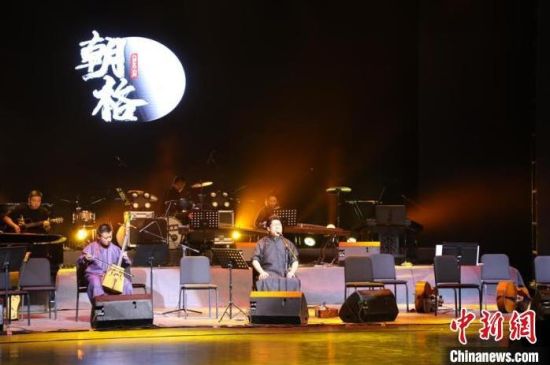 圖為甘肅本土原生態(tài)樂隊(duì)“朝格組合”在蘭州演出。(資料圖) 受訪人供圖