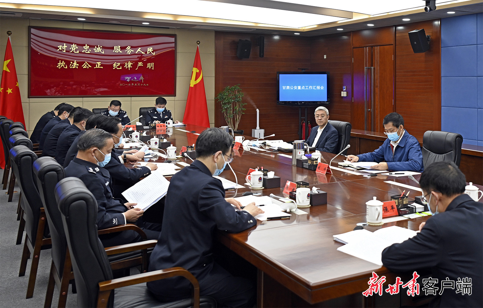 【甘快看】尹弘在甘肅省公安廳調(diào)研時強(qiáng)調(diào)：堅持政治建警鍛造公安鐵軍，全力以赴防風(fēng)險保安全護(hù)穩(wěn)定