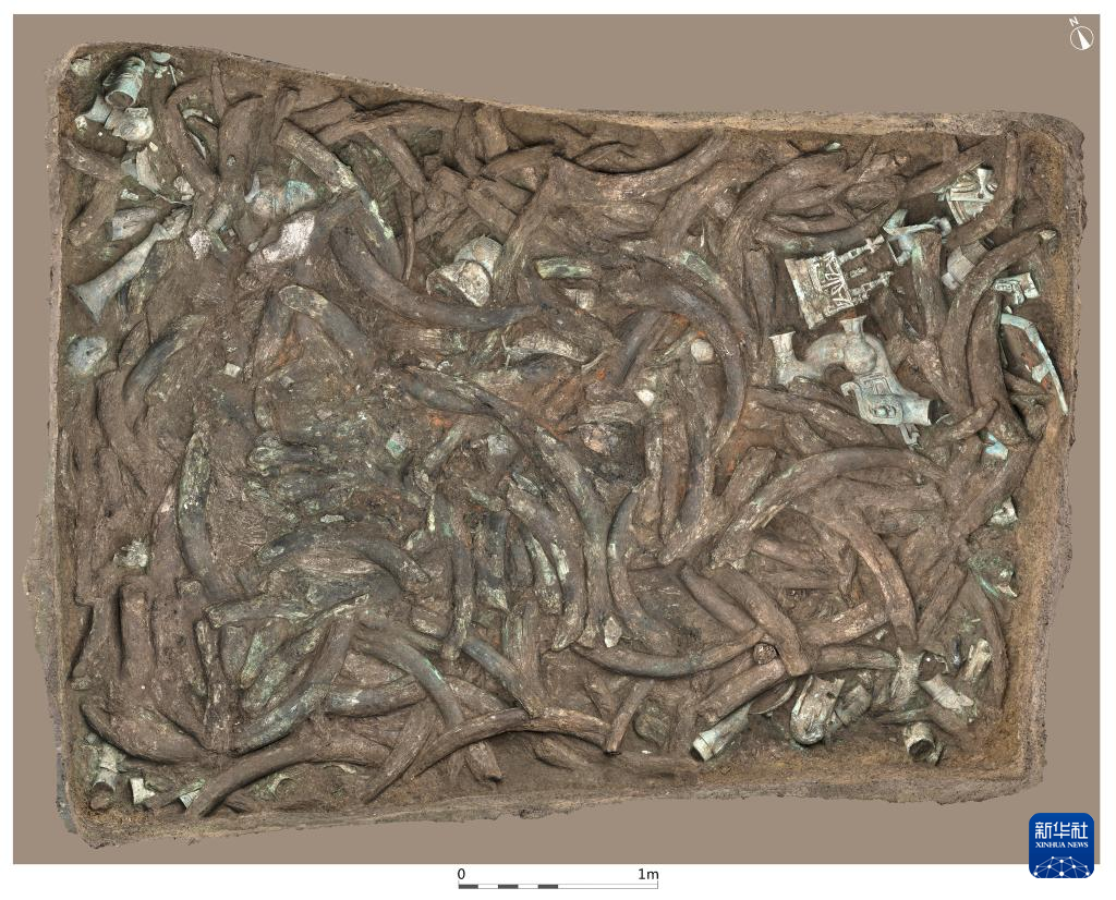 四川廣漢市三星堆商代遺址八號(hào)坑（資料圖）。