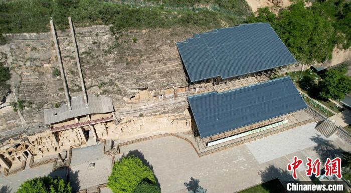 圖為航拍視角下的北石窟寺?！“瑧c龍 攝