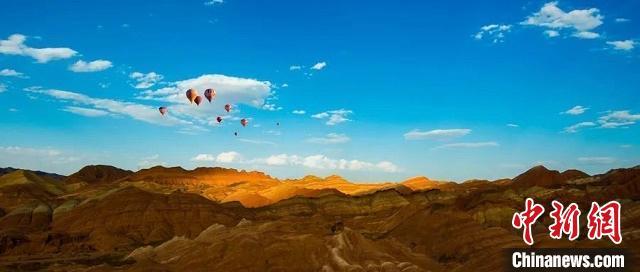 圖為“中國最美丹霞”甘肅張掖市七彩丹霞。(資料圖) 甘肅省文化和旅游廳供圖