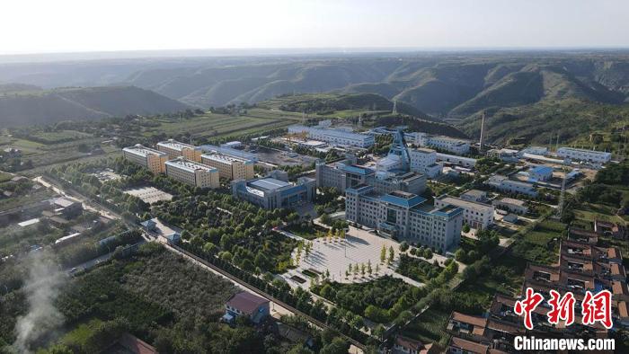 圖為華能正寧核桃峪煤礦廠區(qū)。(資料圖) 慶陽市委宣傳部供圖