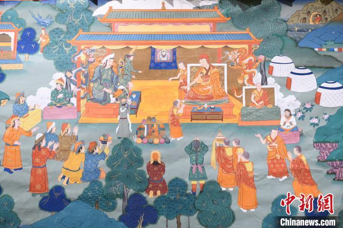 8月20日，在蘭州市博物館展出的大型歷史題材卷軸唐卡“涼州會盟”?！〈魑牟?攝