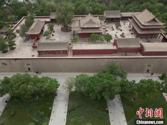 5月16日，航拍下的雷臺漢墓墓室入口。戴文昌　攝