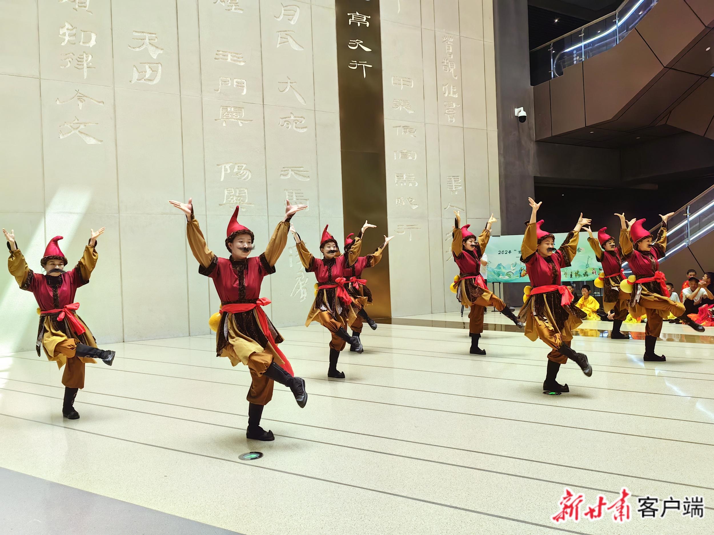 《胡騰舞》　本文圖片均由新甘肅·甘肅日報記者　何佳?！z