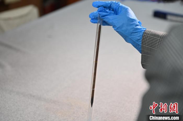 2024年5月7日，甘肅省博物館館藏國寶級文物“白馬作”毛筆。李亞龍　攝